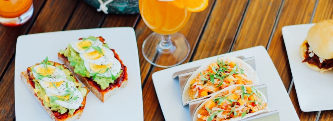 Platos y bebidas de WTR Grill