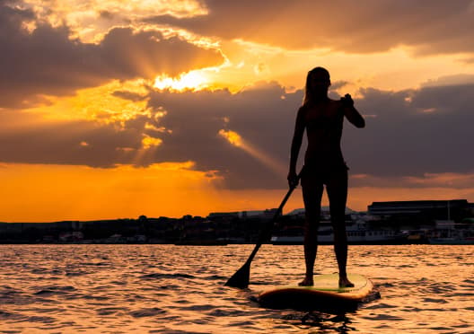 Paddleboard al atardecer